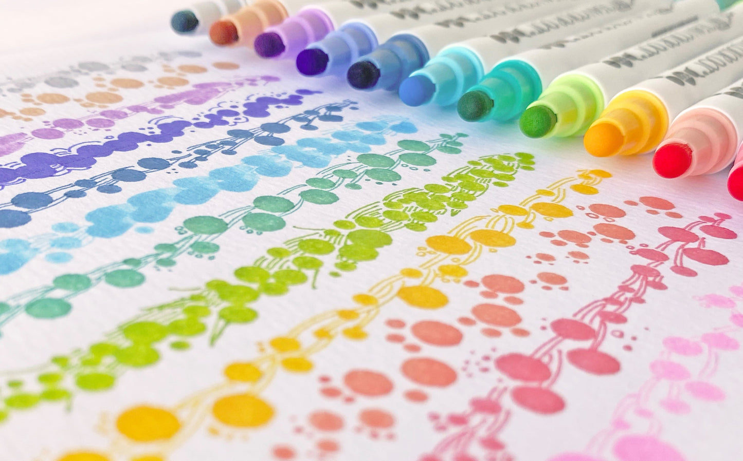 ZIG Clean Color Dot, 12-Color Set, Dual Tip Marker Pen, 0.5mm / 1mm to 5mm