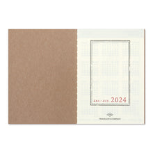 將圖片載入圖庫檢視器 TRAVELER&#39;S notebook, 2024 Weekly, Refill Passport Size
