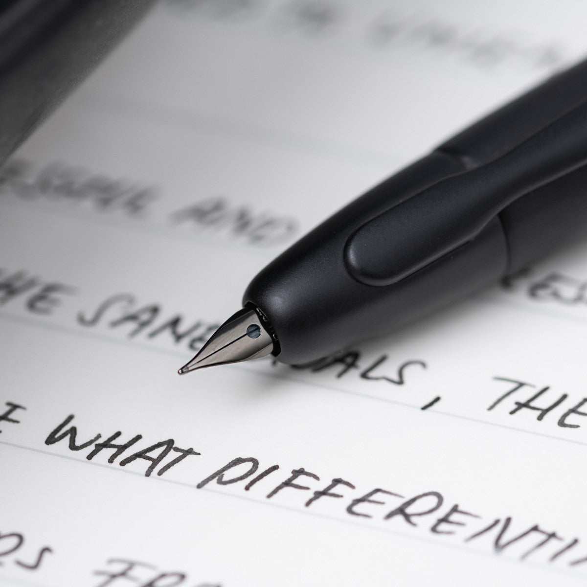 Capless 啞黑色鋼筆｜EF/F/M 筆尖