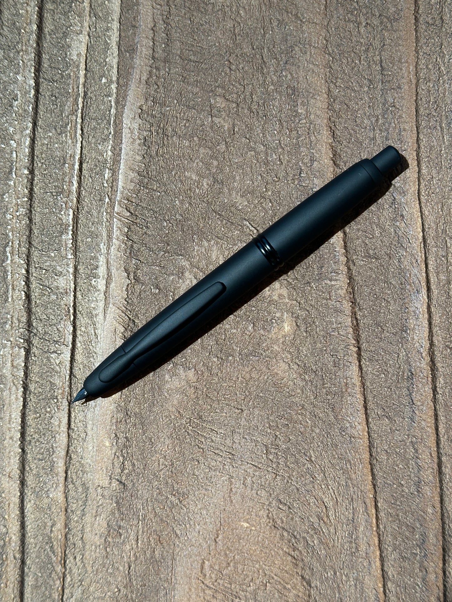 Capless 啞黑色鋼筆｜EF/F/M 筆尖