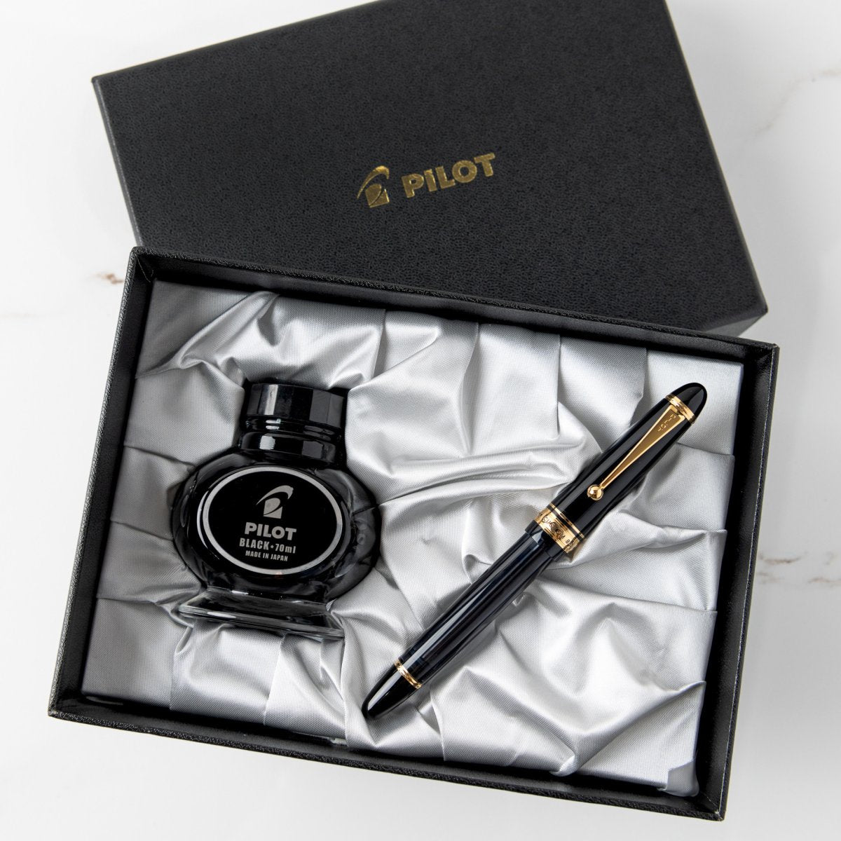 Custom 823 Brown, Fountain Pen Set with Ink, F / M Nib