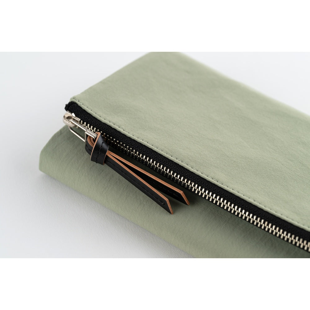 Tragen: Oakmoss, Weeks Techo Cover