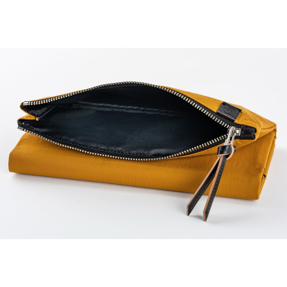 Tragen: Mustard, Weeks Techo Cover