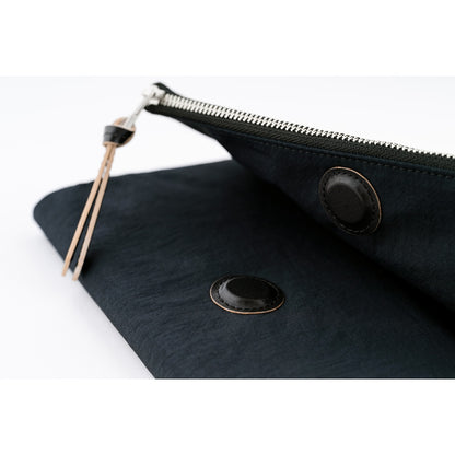 Tragen: Black, Weeks Techo Cover