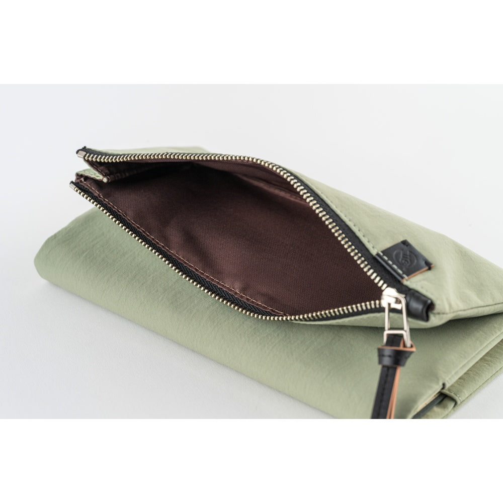 Tragen: Oakmoss, Weeks Techo Cover