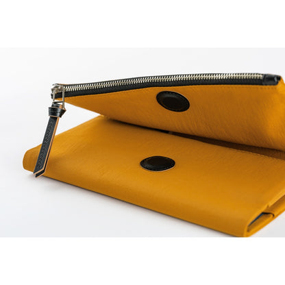 Tragen: Mustard, Weeks Techo Cover