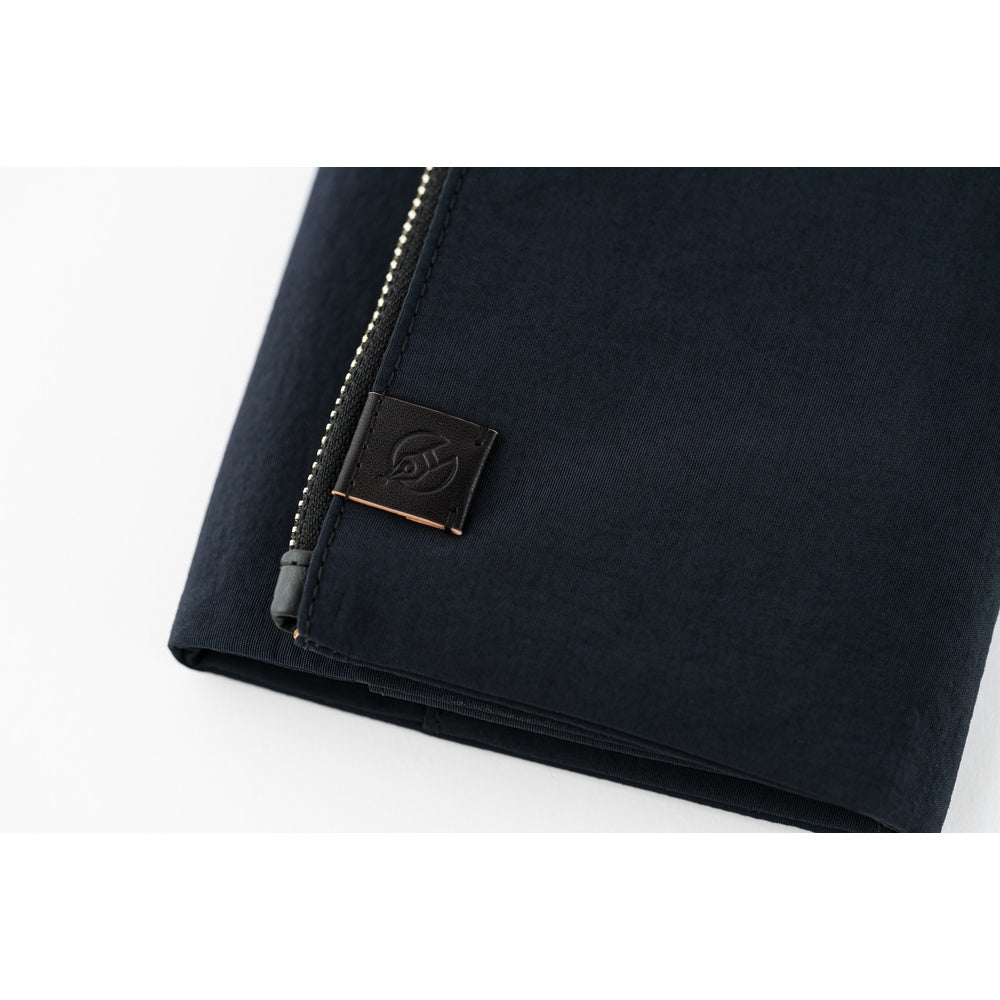 Tragen: Black, Weeks Techo Cover
