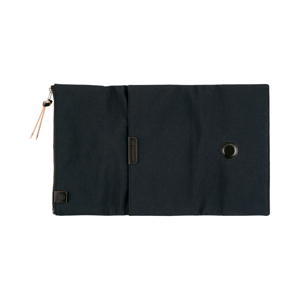 Tragen: Black, Weeks Techo Cover