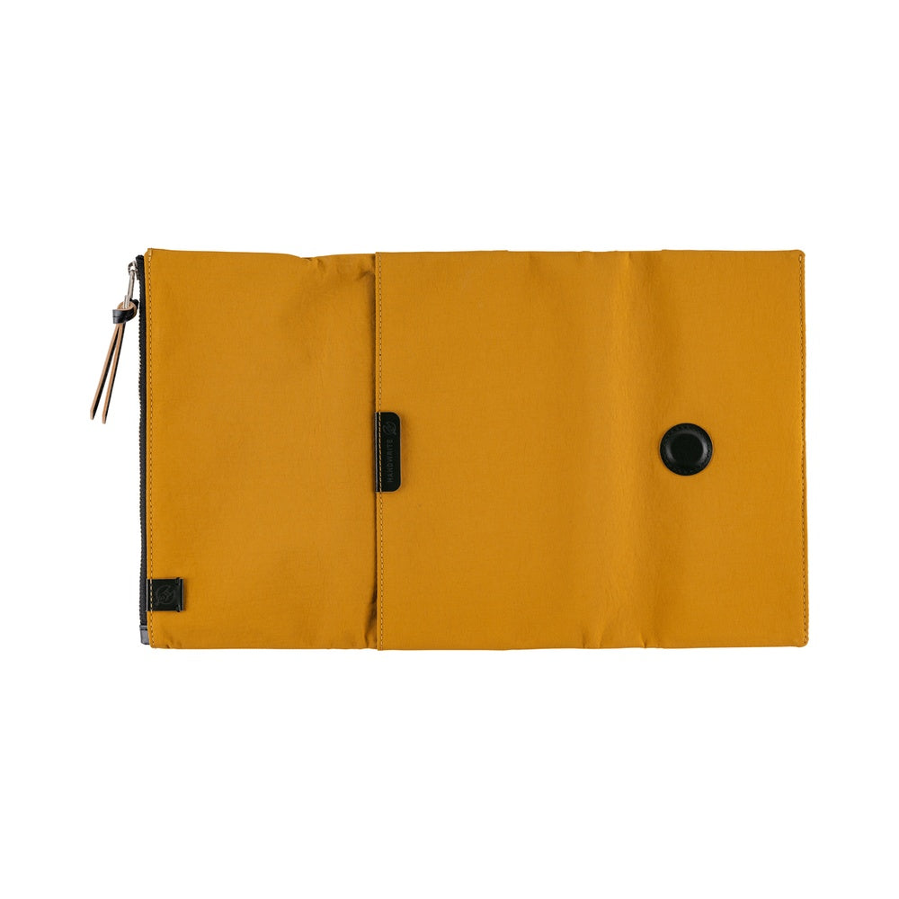 Tragen: Mustard, Weeks Techo Cover